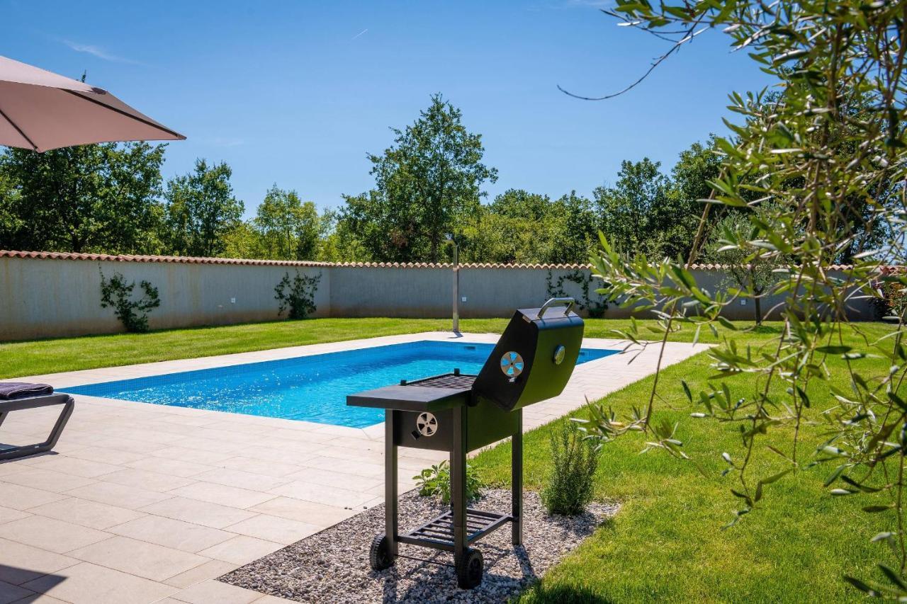 Holiday House Luca Пореч Экстерьер фото